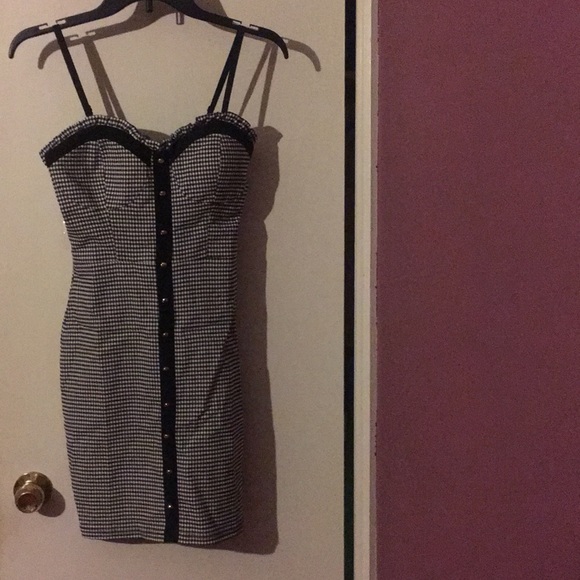 black and white with gold buttons - Picture 2 of 2